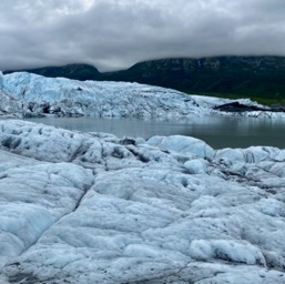 Hike on the glacier/
		    