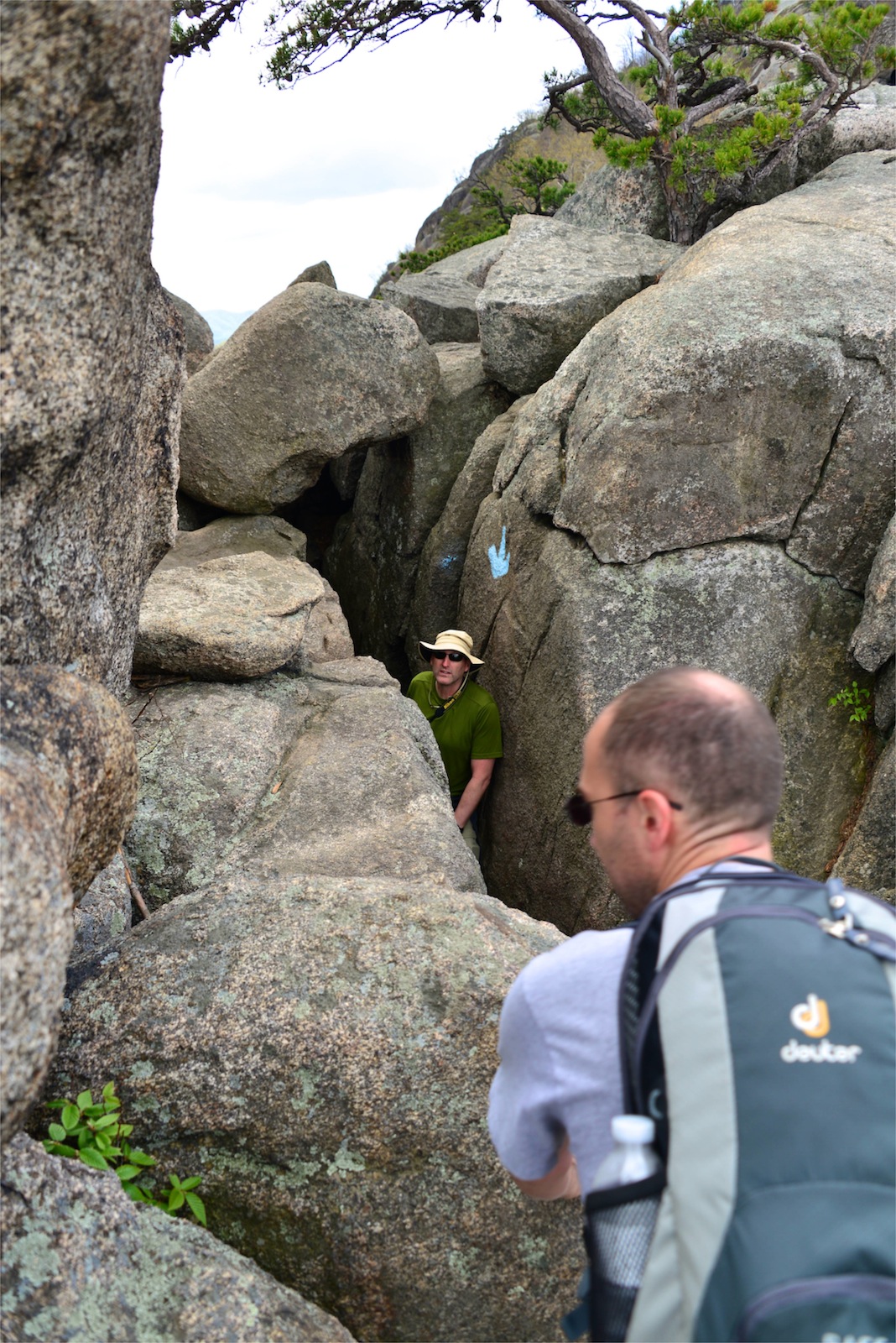 Dan's the first to check out the crack/