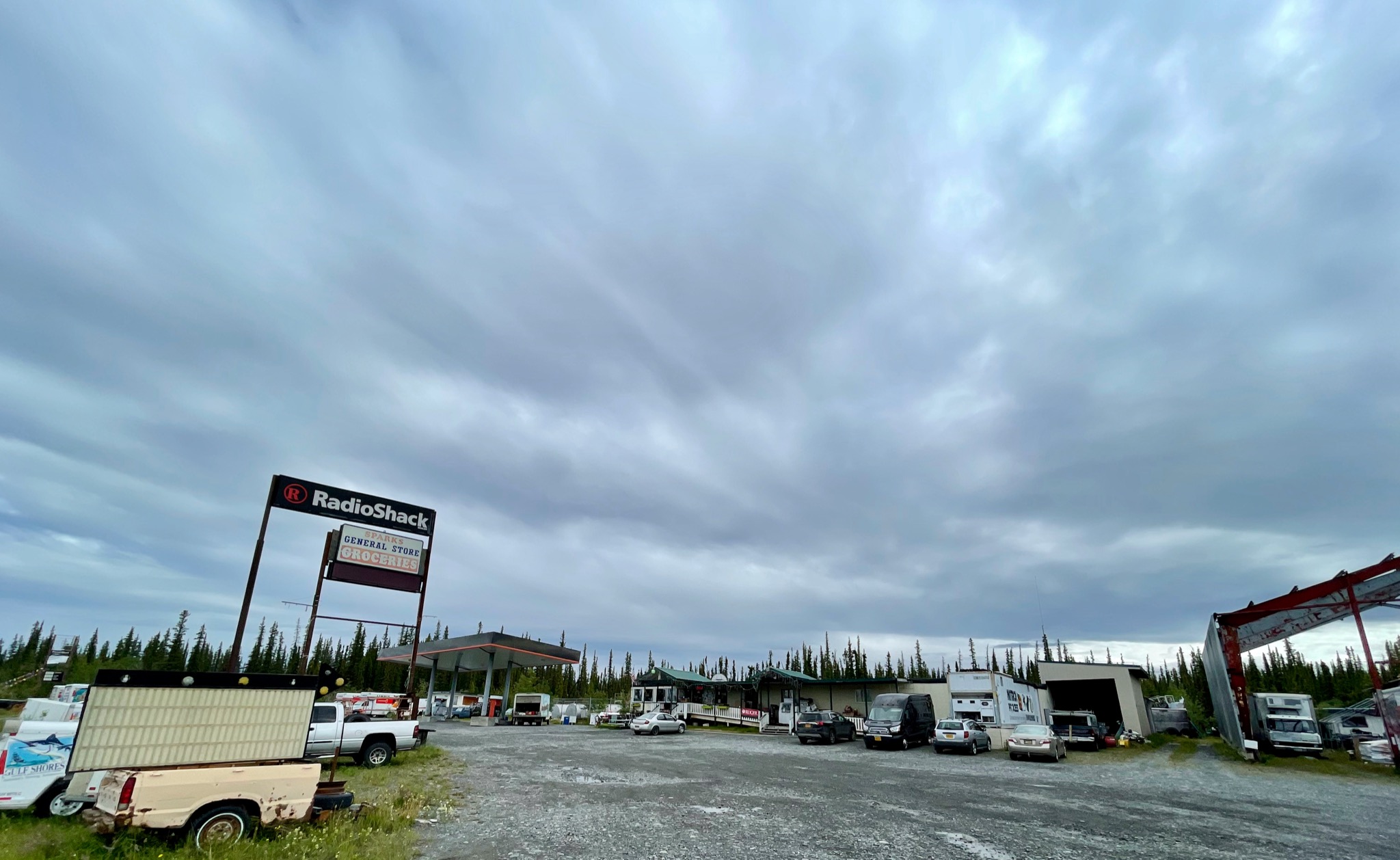 Downtown Glenallen... yes, quite an armpit!/