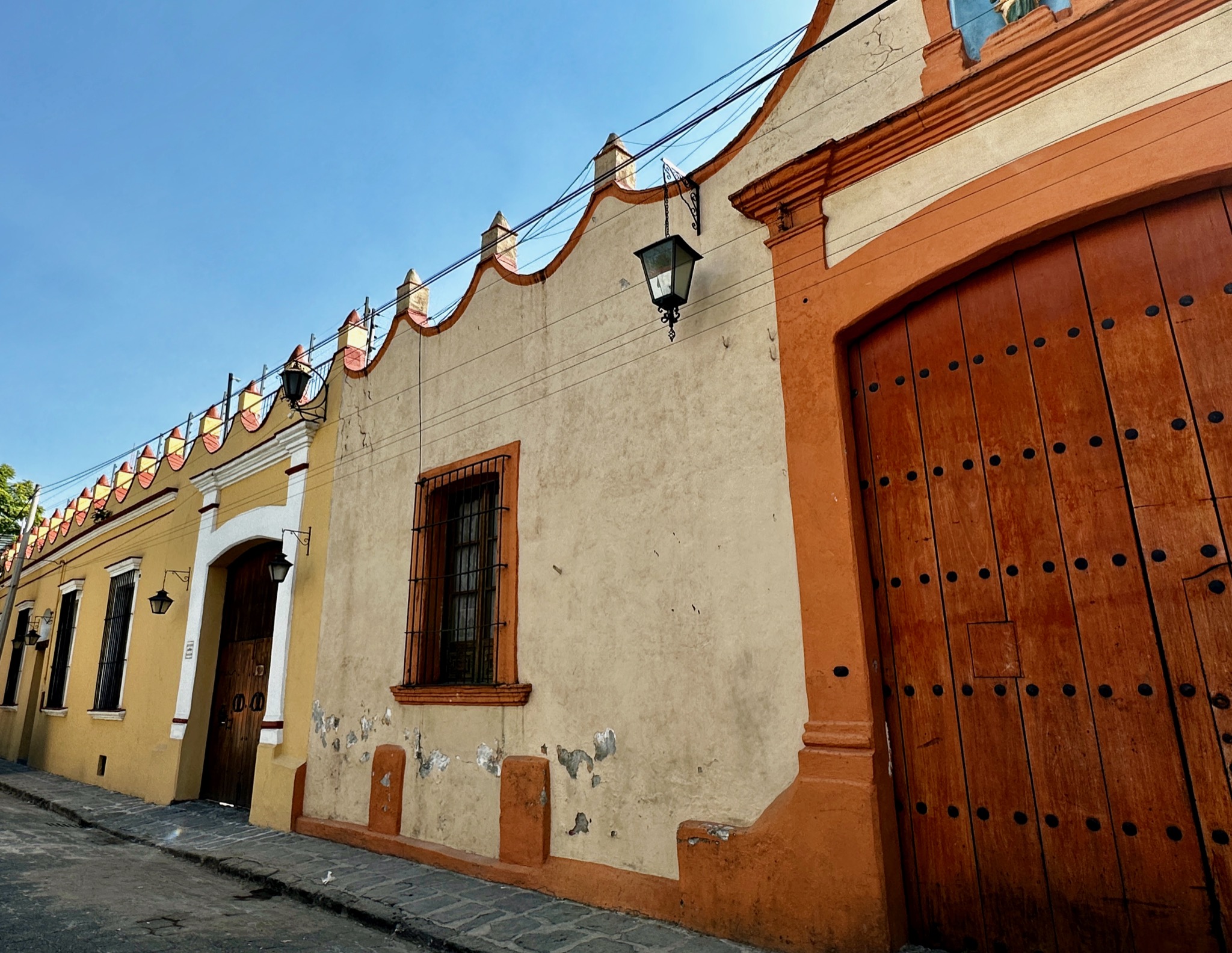 Houses of one of the oldest streets in CDMX, Avenida Francisco Sosa/