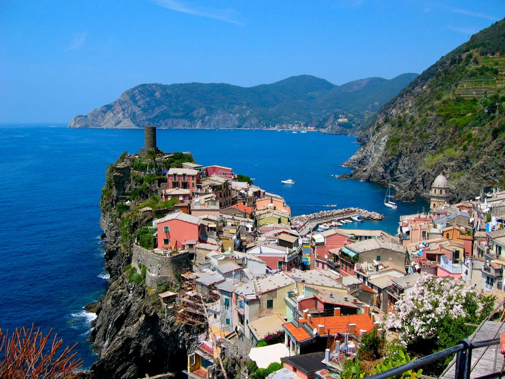 Vernazza from the trail/