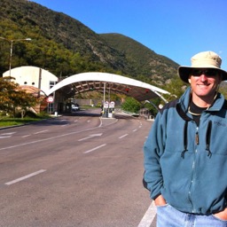 At Montenegro's border crossing... hoping that the cab will show up!/
		    