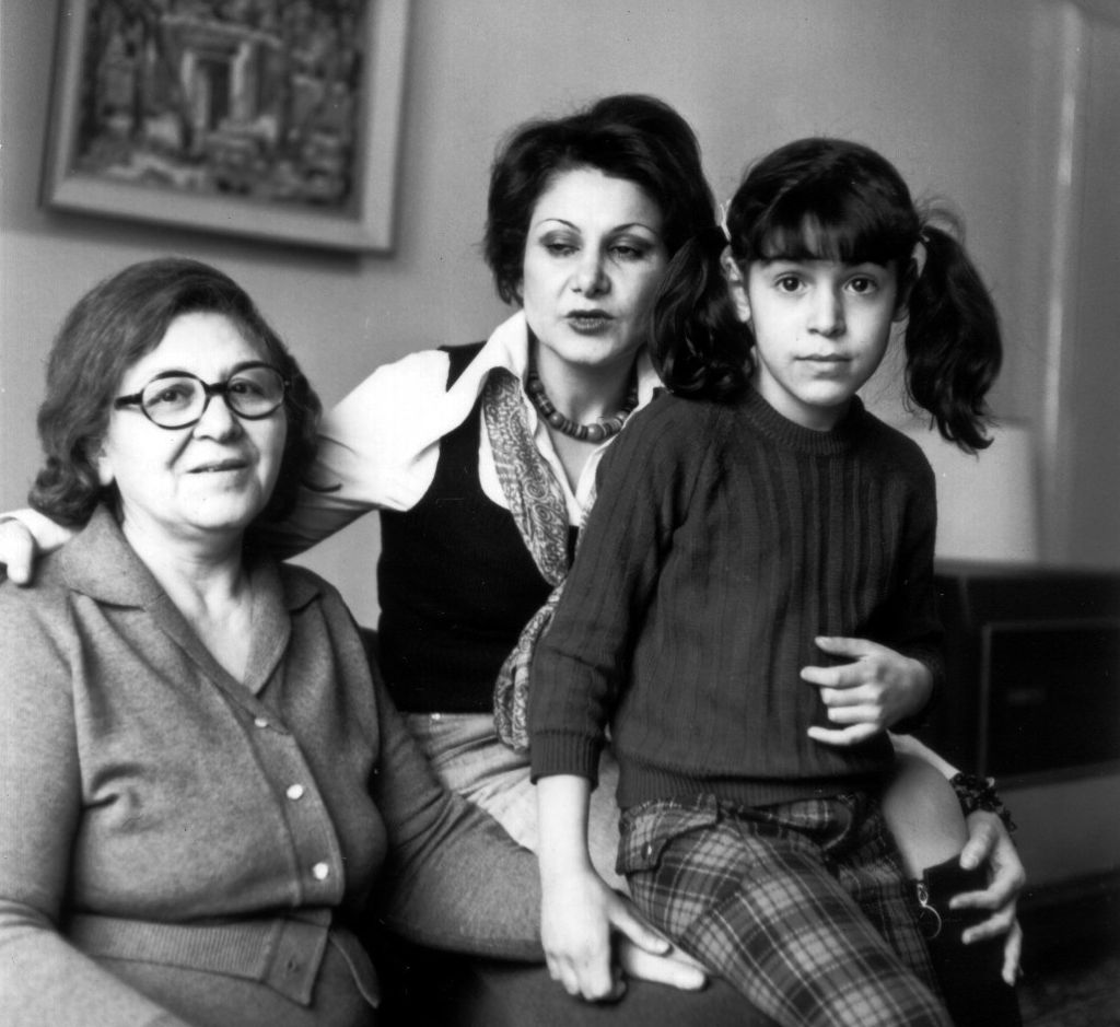 Grand Ma, Fara & Assana/