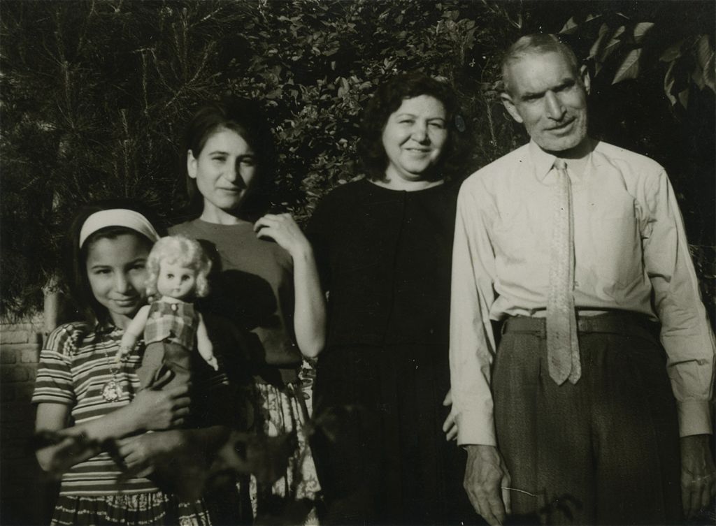 Tara, Fara, Grand Ma & Grand Pa/