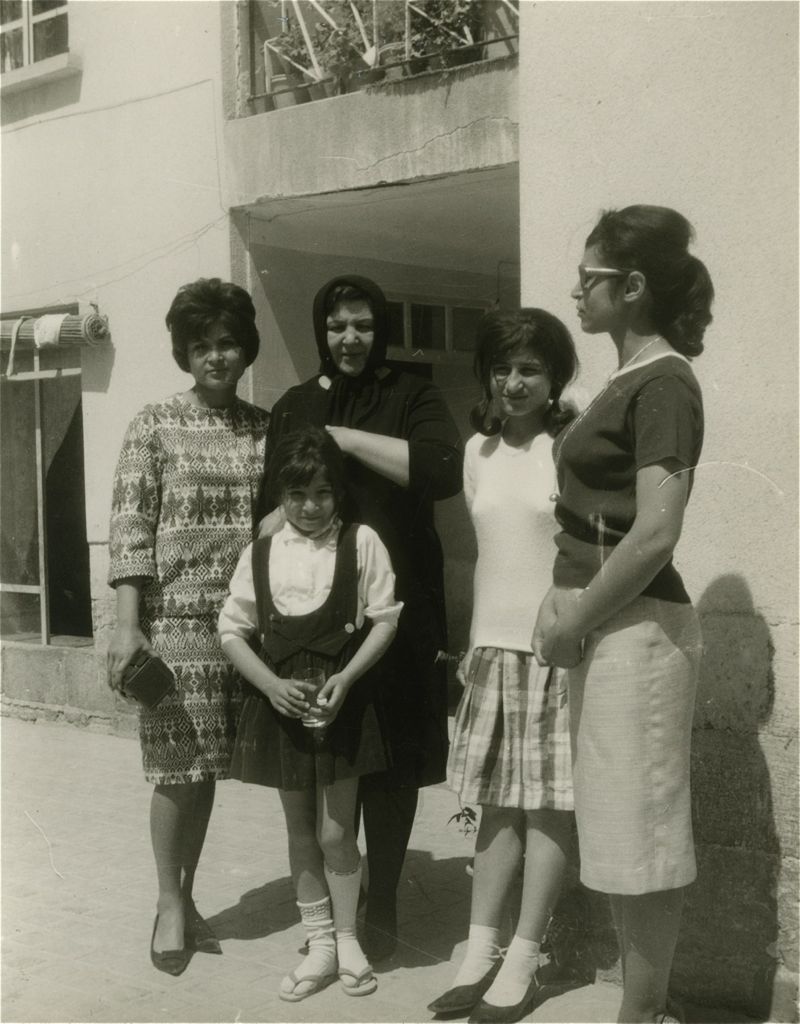 Karman, Grand Ma, Fara, Mom & Tara/