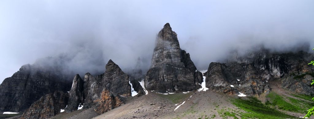 Hike to Consolation Lake/