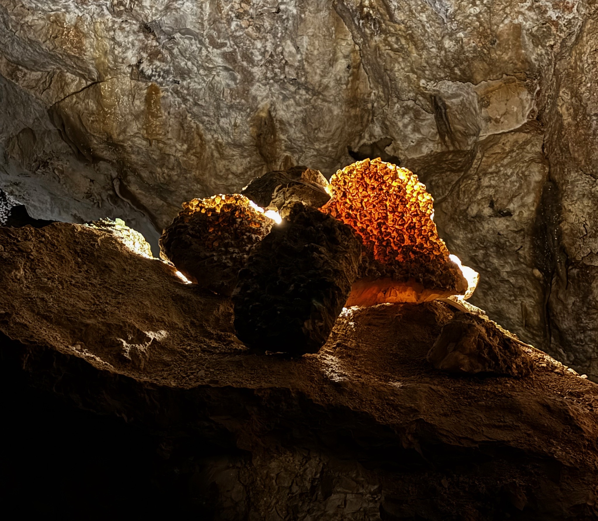 Backlit jewels/11149 US-16, Custer, SD 57730, USA