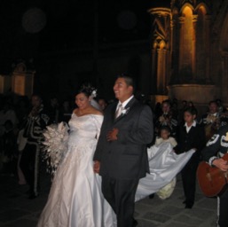 A wedding in La Parroquia with Mariachi de Allende as their band!/
		    