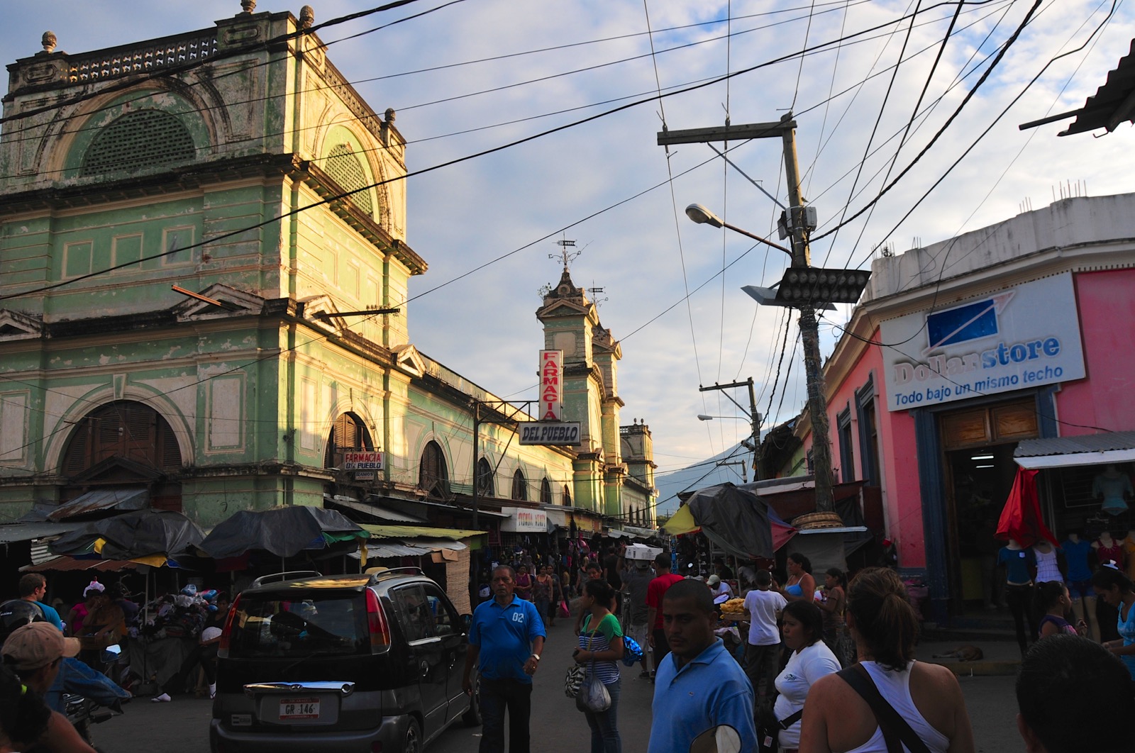 Market street! Toooo many people/