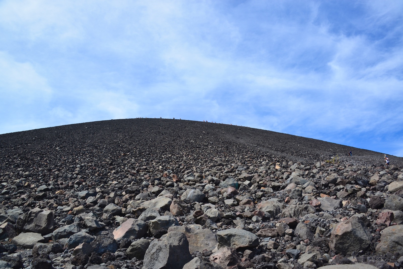 See the dots? Yup, that's where we are hiking.../