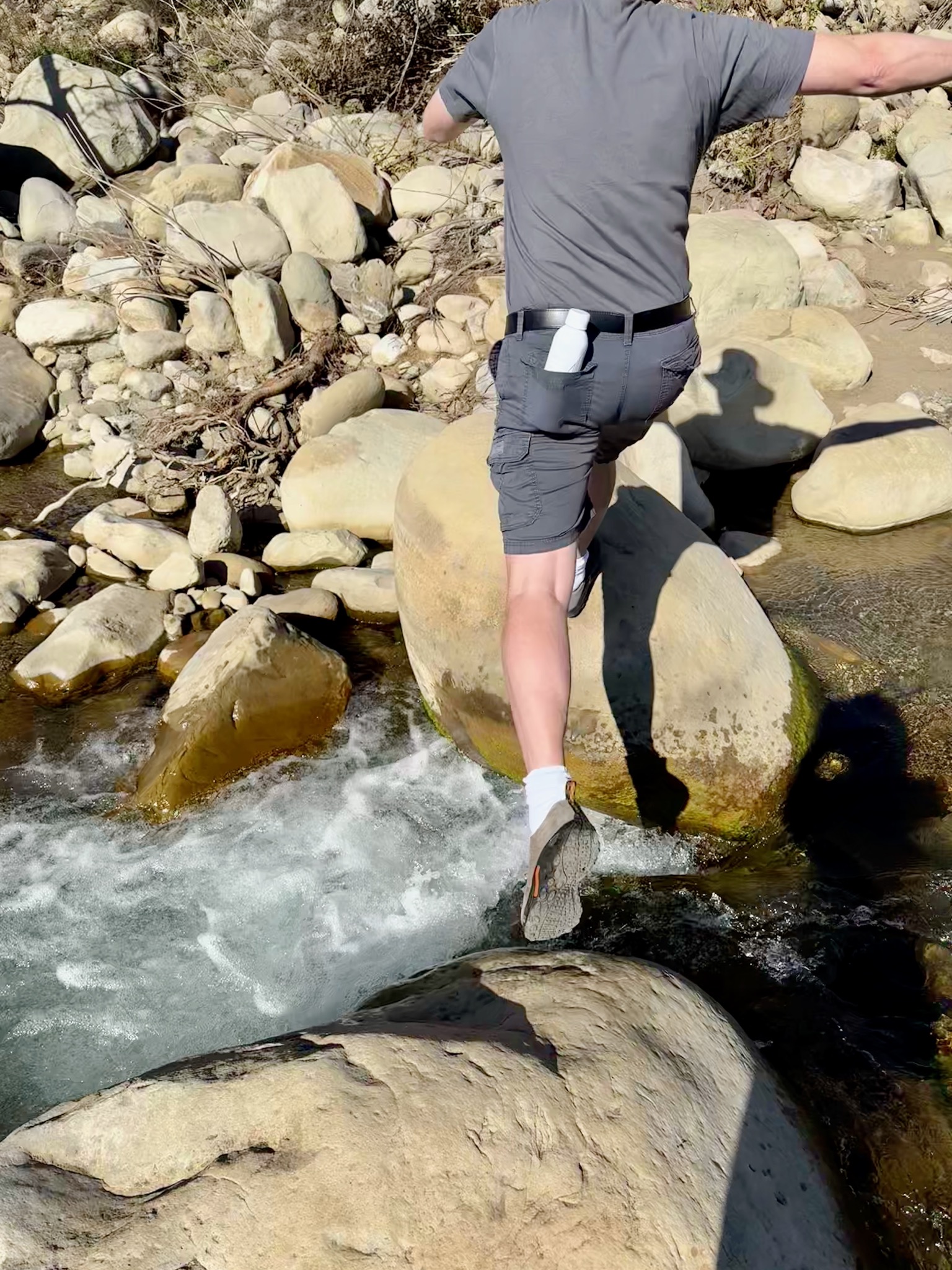 Don't fall in baby!/1290 Meyer Rd, Ojai, CA 93023, USA