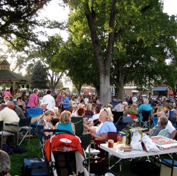 Friday night concert in the square/
		    