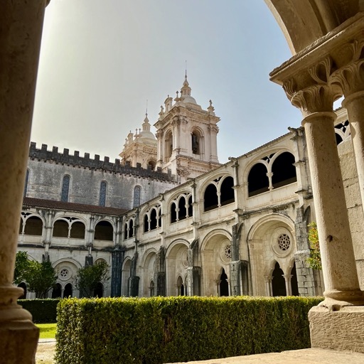 Alcobaça Monastery/
		    Praça Dom Afonso Henriques 25, 2460 Alcobaça, Portugal