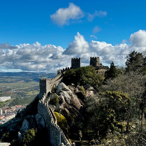 Castelo dos Mouros /
		    PARQUE NATURAL DE SINTRA-CASCAIS, 2710-405 Sintra, Portugal