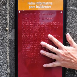 Spanish and brail, but no English!/
		    