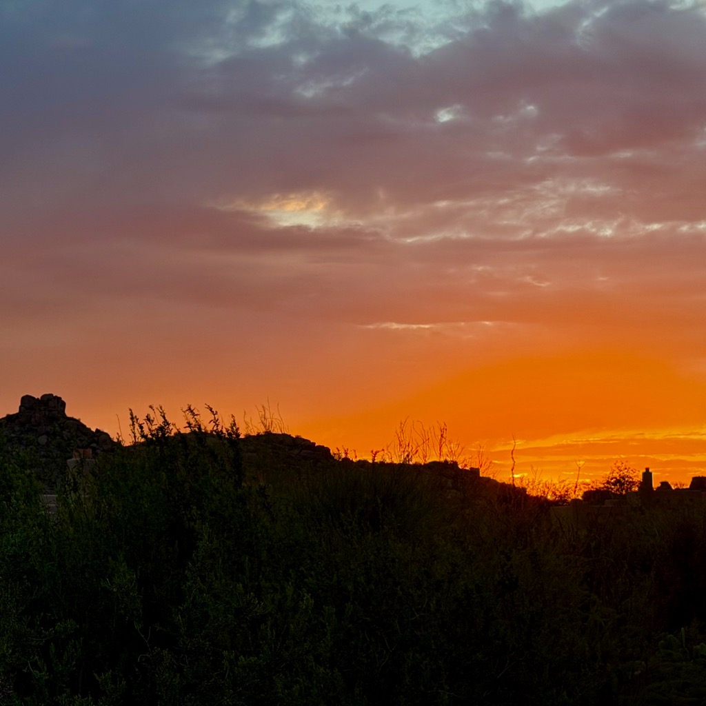 Beautiful sunset/
		    10600 E Crescent Moon Dr, Scottsdale, AZ 85262, USA