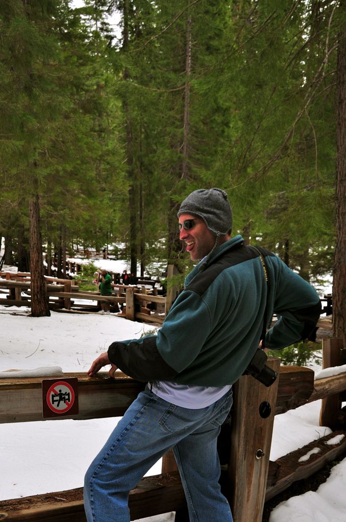Dan humping the fence right next to the No Humping sign!/