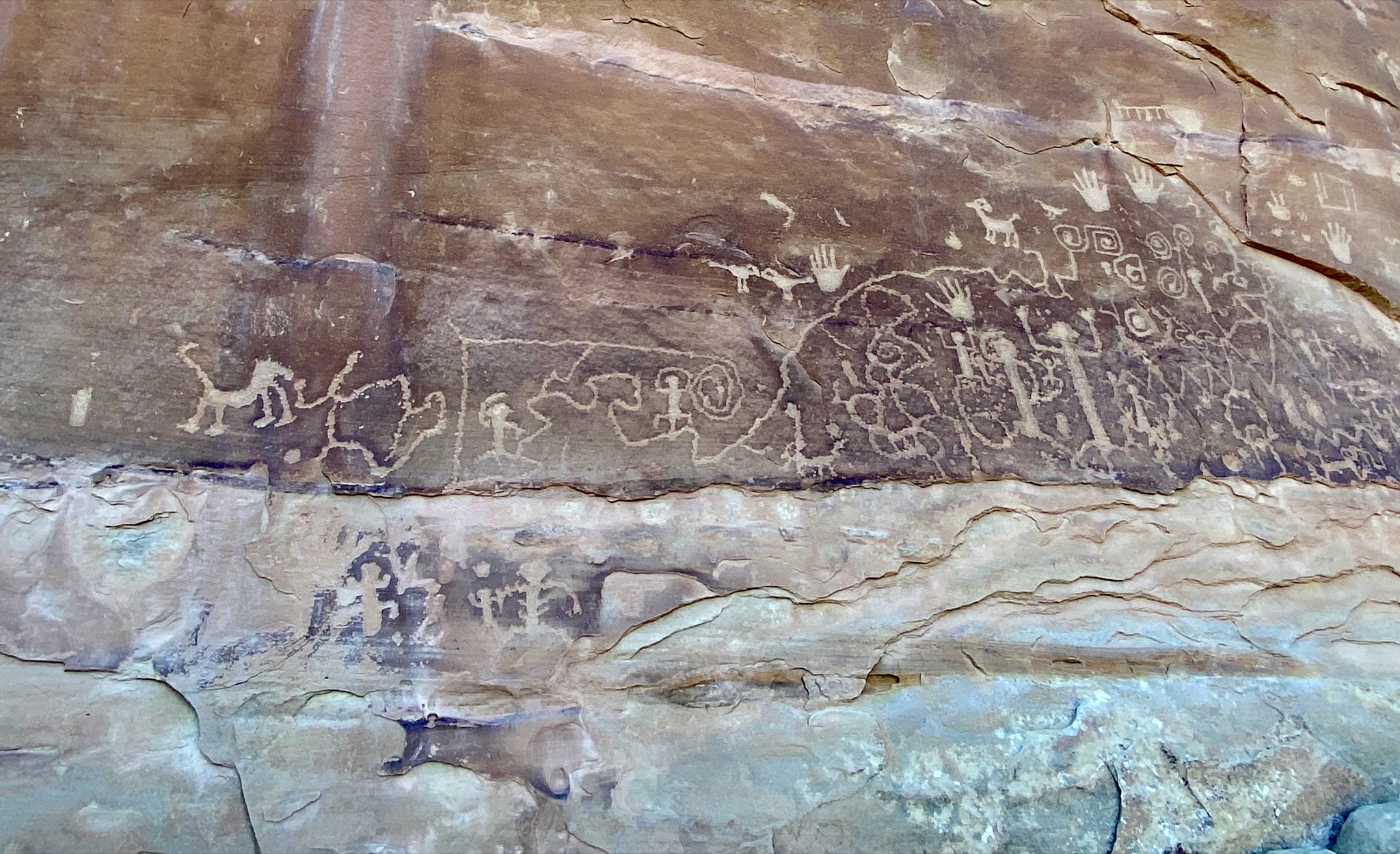 Petroglyphs with more than just one glyph/