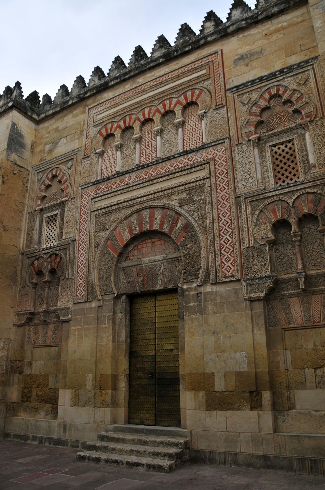 The Mezquita's unassuming exterior/
