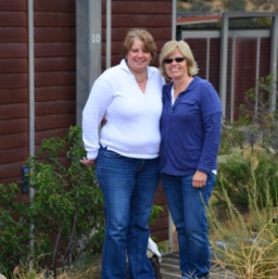 Wanda & LisaGreen in front of their pod/
		    