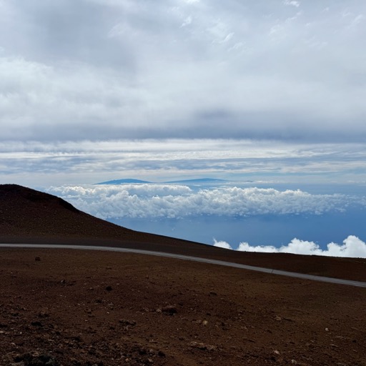 Crater Rd @10,023/
		    Pu'u'ula'ula (Red Hill) Summit Observation and Exhibition Building, Crater Rd, Kula, HI 96790, USA