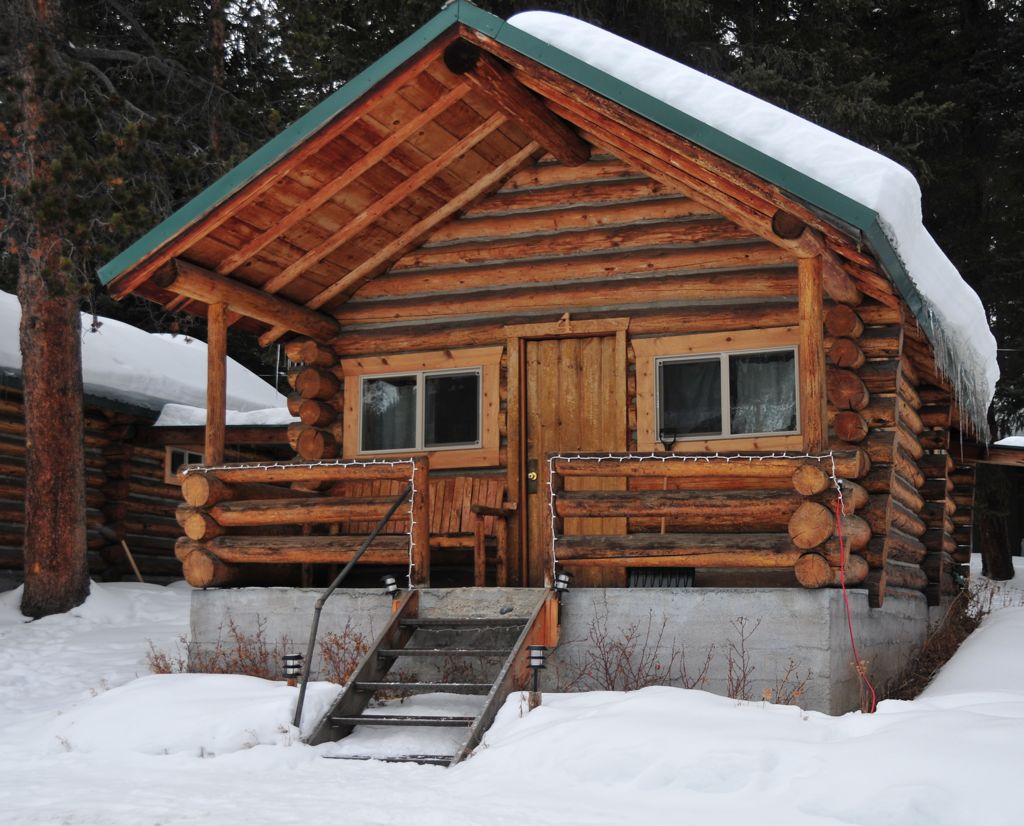 Our cabin... looks A LOT cuter on the outside/