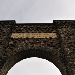 The Roosevelt Arch/
		    