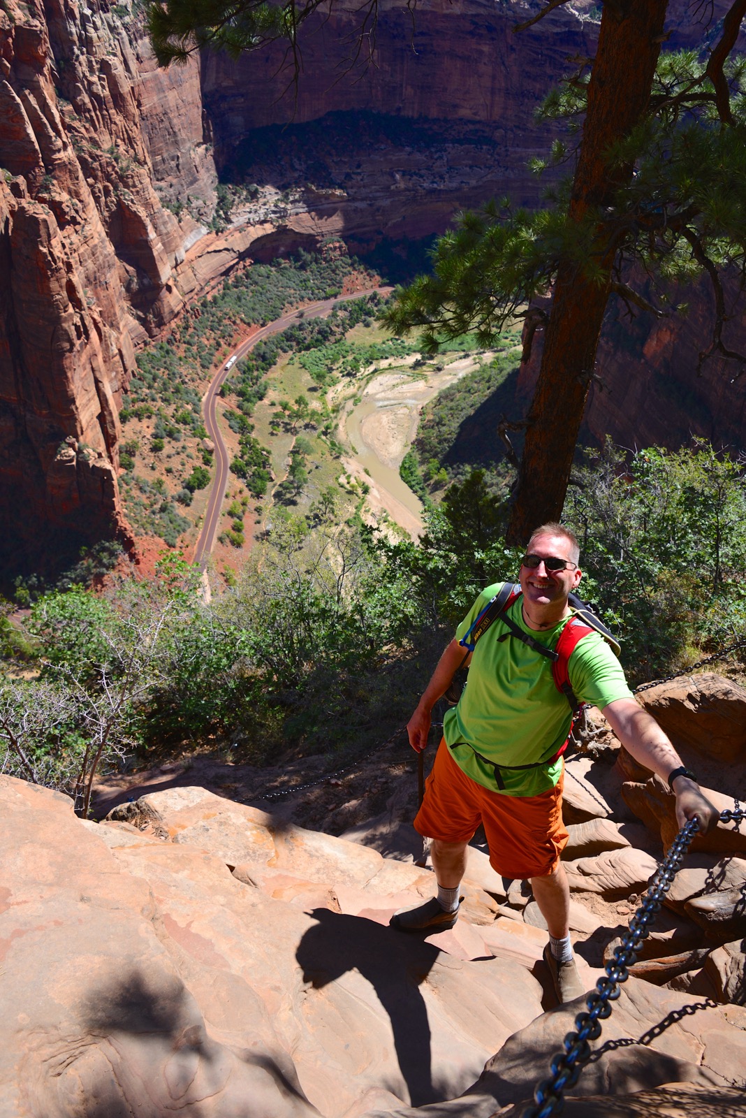 Hold on to that chain baby!/